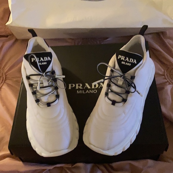 Prada. Re-nylon  White size 9. In the Original box - Picture 3 of 4